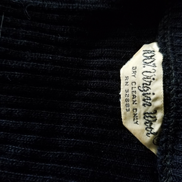 Vest - Picture 5 of 5